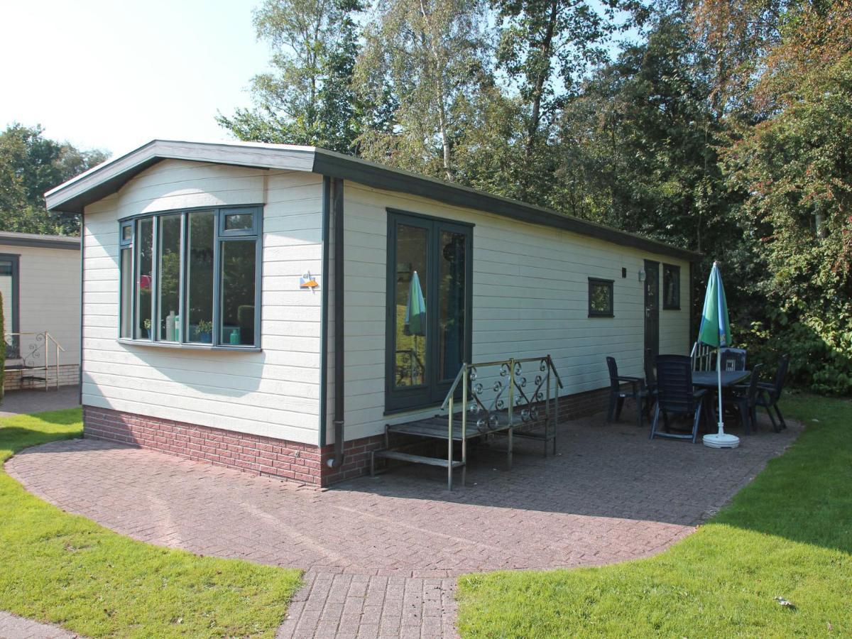 Detached Chalet With A Dishwasher At 21 Km. From Leeuwarden Villa Suameer Eksteriør billede